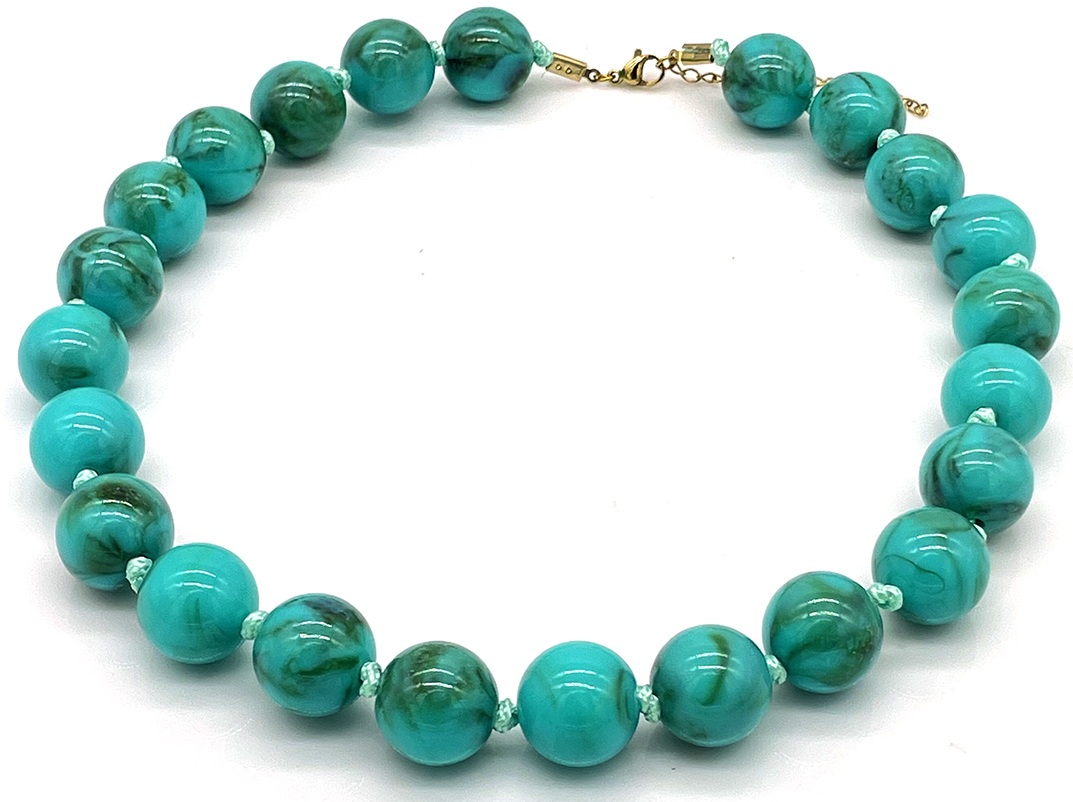 A-D11.2 N2582-017-6 Necklace with15mm Acrylic Beads 47-55cm Blue