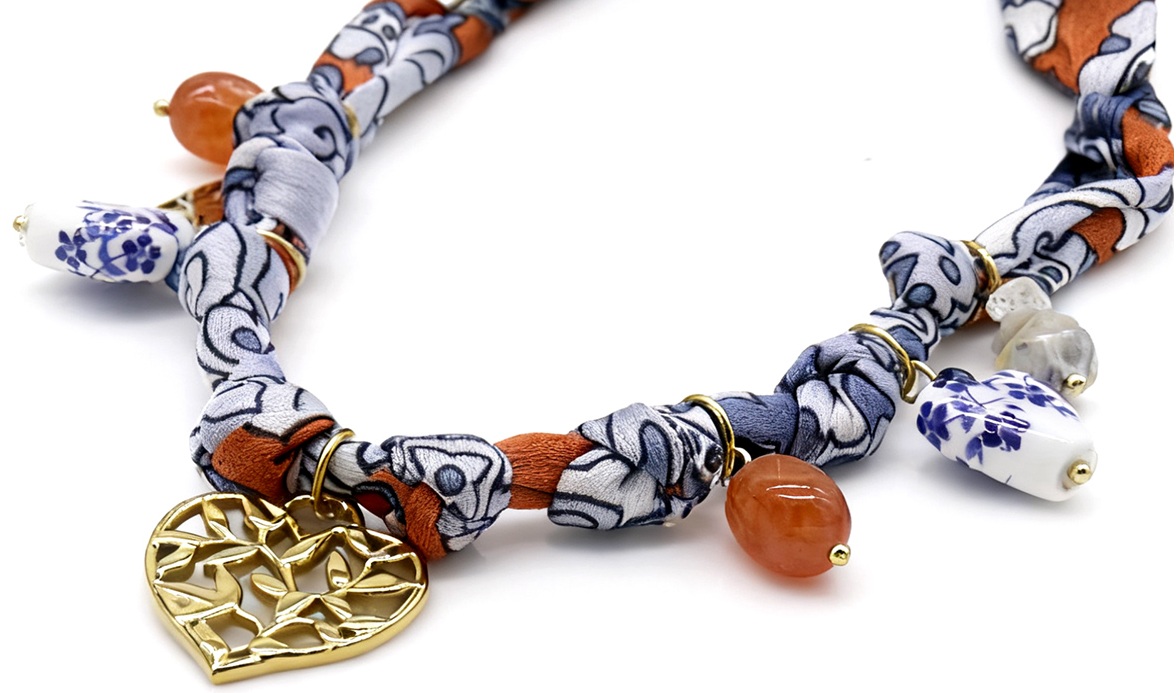 E-A9.1 N098-012 Fabric Necklace S. Steel Charms 40-45cm