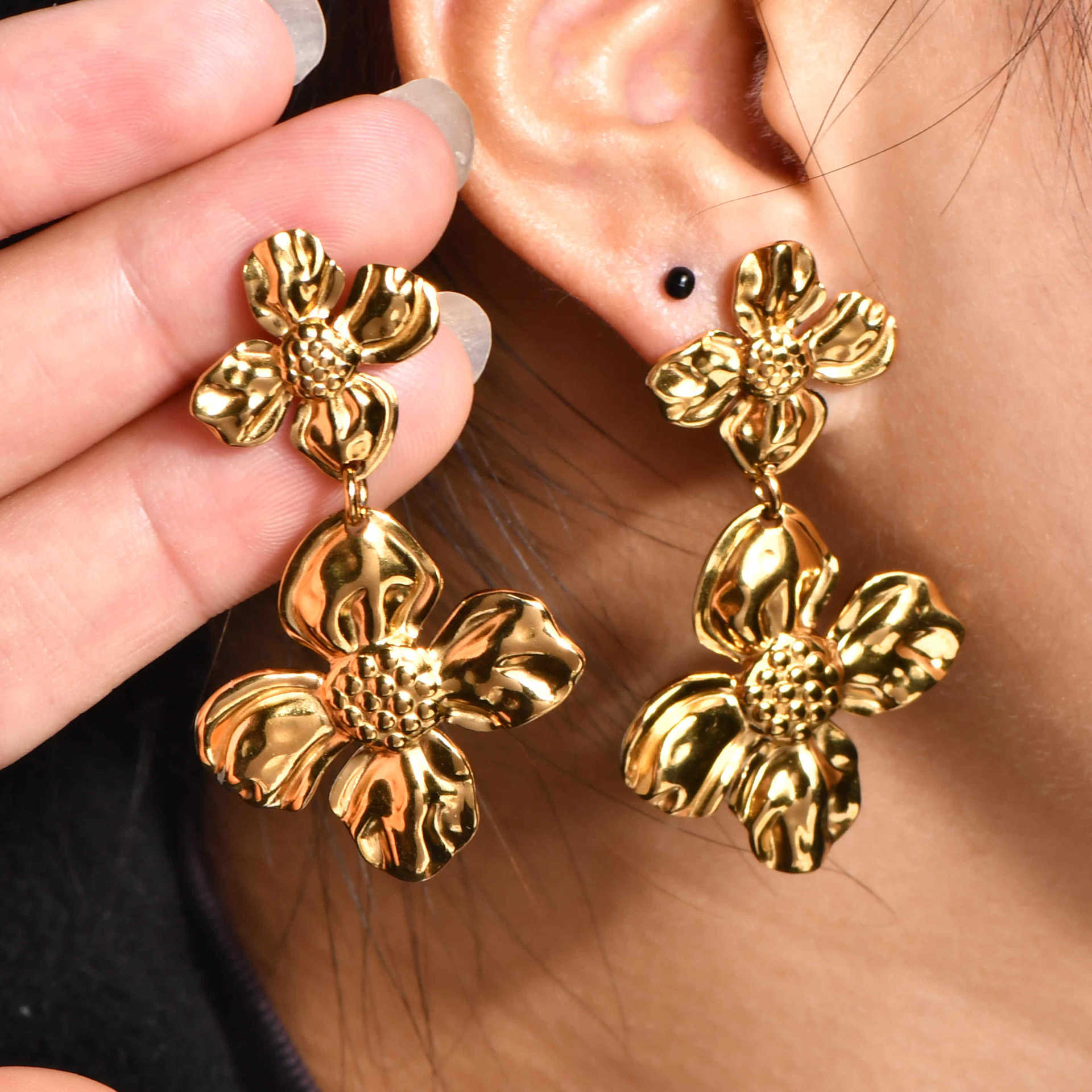 E-A18.5 E2583-077G S. Steel Earrings Flowers 5cm