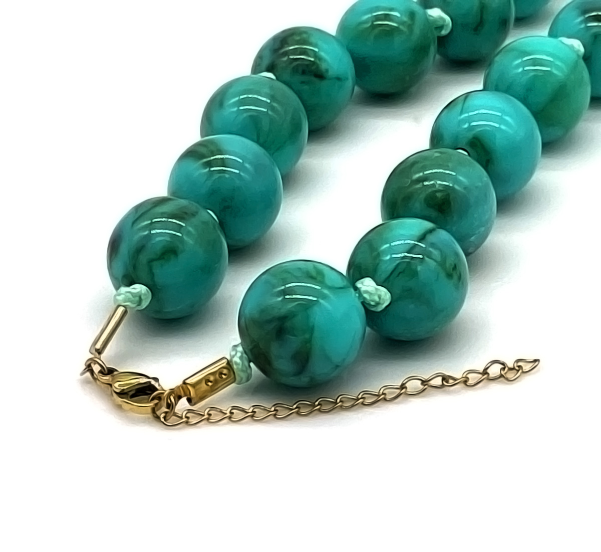 A-D11.2 N2582-017-6 Necklace with15mm Acrylic Beads 47-55cm Blue