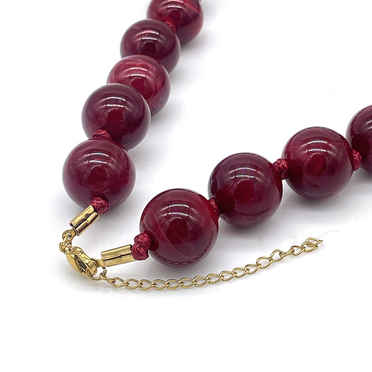A-C12.1 N2582-017-8 Necklace with15mm Acrylic Beads 47-55cm Bordeaux